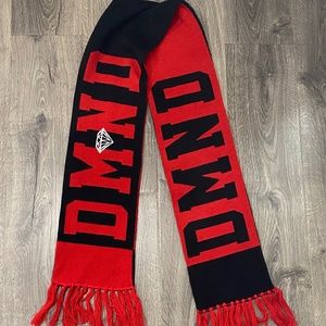 EUC Diamond Supply Co. Reversible Scarf DMND